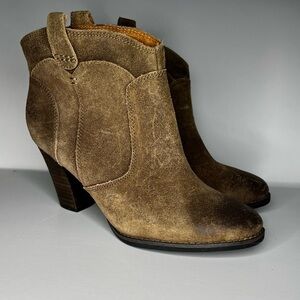 Clark’s Indigo Heath Harrier Brown Suede‎ Ankle Boots